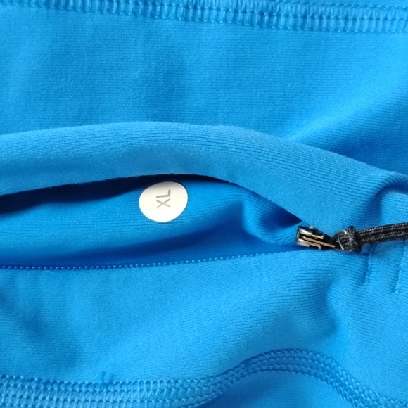 Lululemon Athletic Pullover - Picture 9 of 9